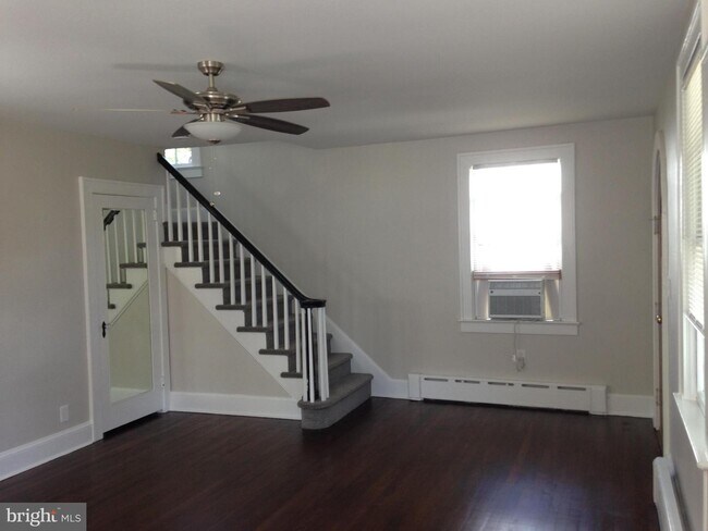 Building Photo - 445 Vannest Ave