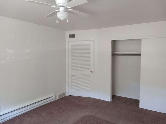 Foto del edificio - 2384 Williams Creek Rd