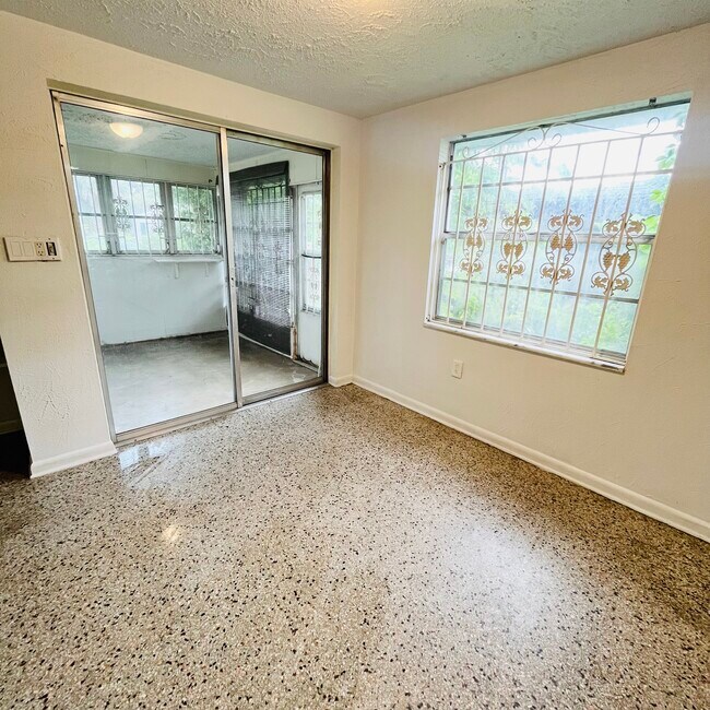 Foto del edificio - 3107 Chipco St