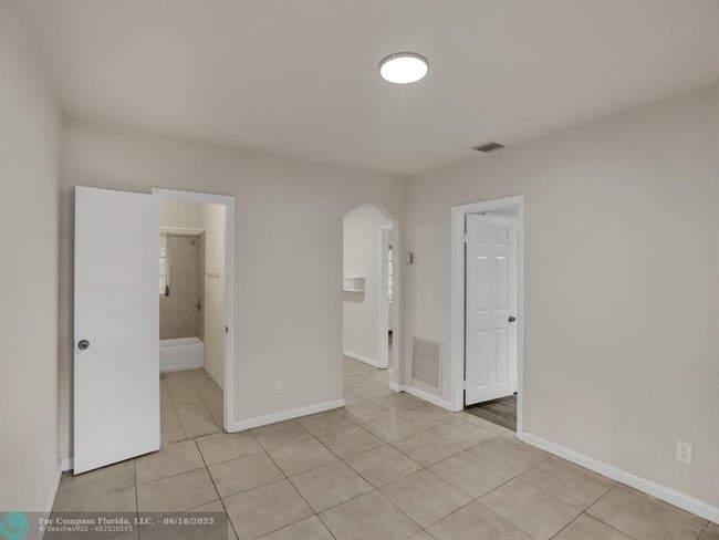 Foto del edificio - 535 NW 91st St