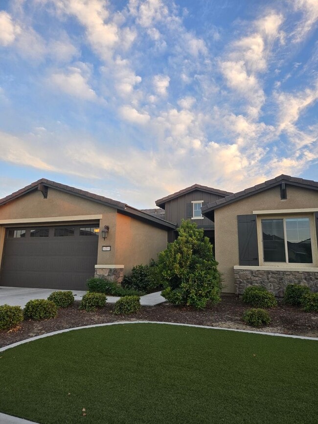 Building Photo - HIGHGATE 3 BED 2 BATH HOUSE RENTAL