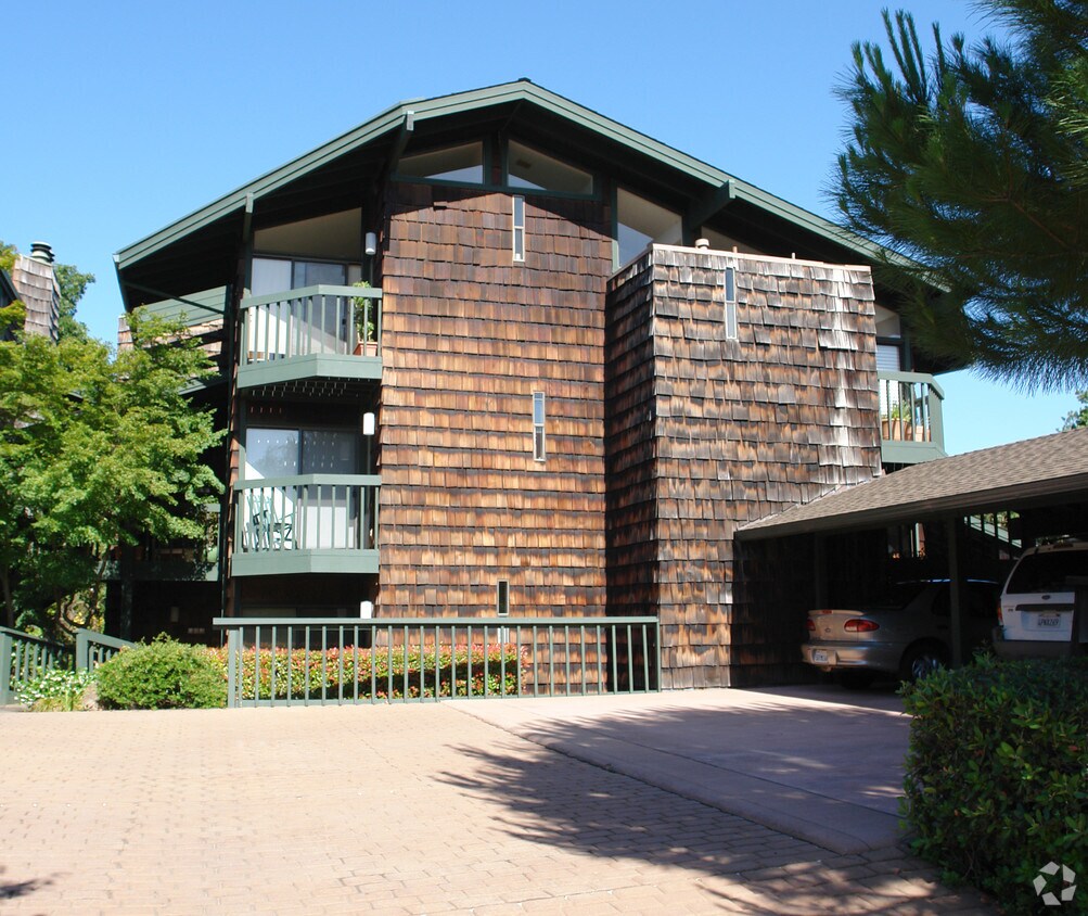Foto del edificio - 921-923 Dewing Ave