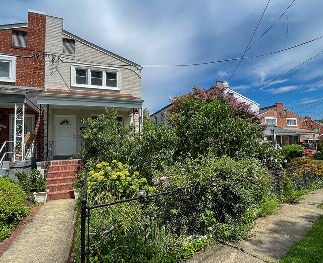 Foto del edificio - 5155 7th St NE