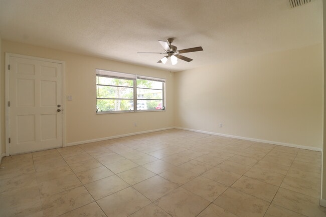 Building Photo - 1230 Amble Ln