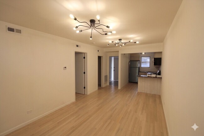 Foto del edificio - 2470 N Clybourn Ave