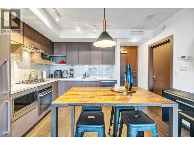 Photo du bâtiment - 68 Smithe St