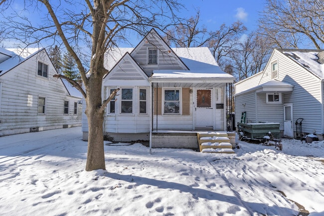 Foto del edificio - 11319 Tecumseh Ave