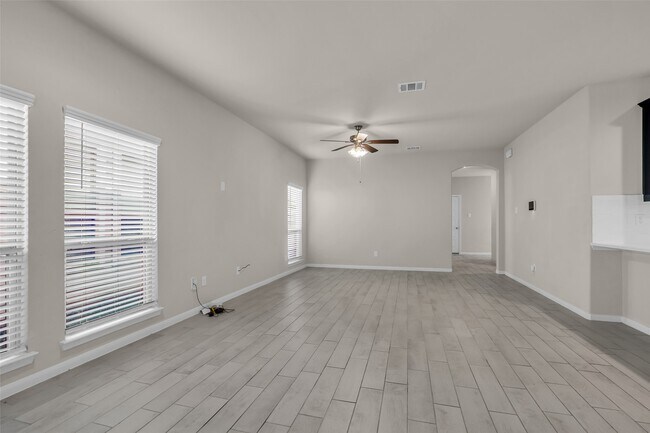 Foto del edificio - 506 Emerald Thicket Ln