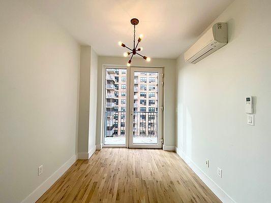 Foto del edificio - 2 bedroom in BRONX NY 10467