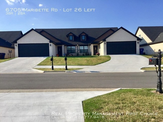 Building Photo - 3 BEDROOM 2 BATH TOWNHOME IN CHAFFEE