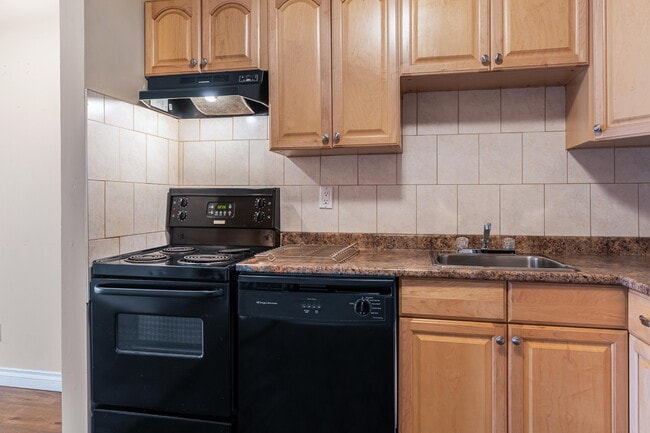 Building Photo - 522 X Av S