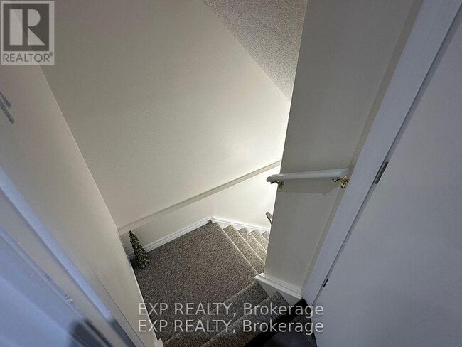 Building Photo - 4 Forrestwood Crescent