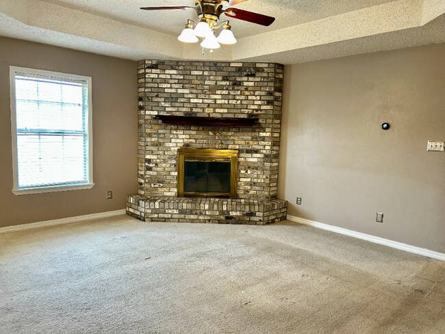 Building Photo - 1907 Cottonwood St