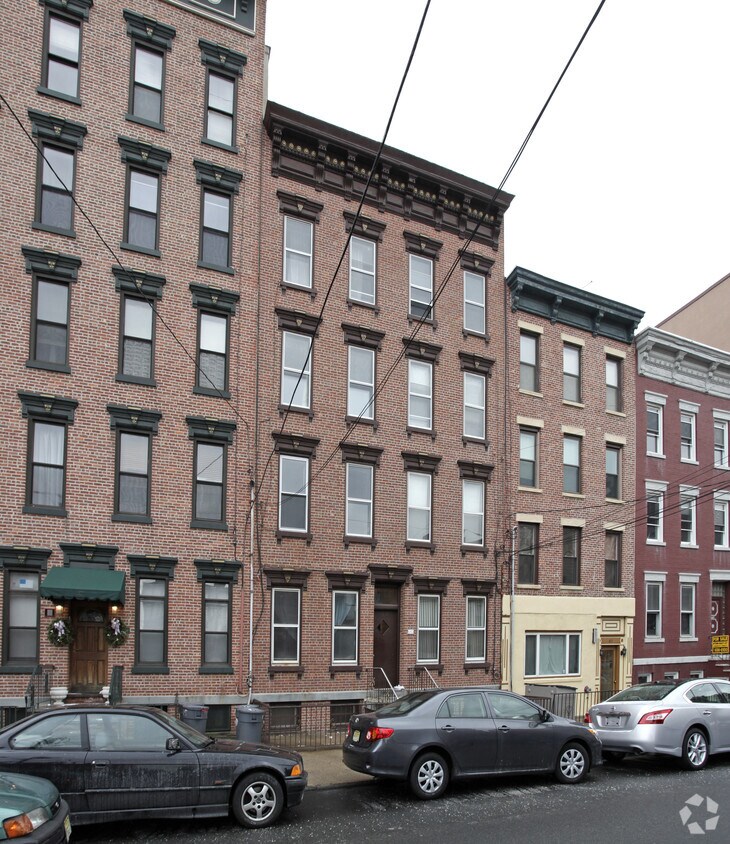Foto principal - 613 Willow Ave