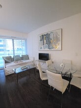 Building Photo - 14 York St