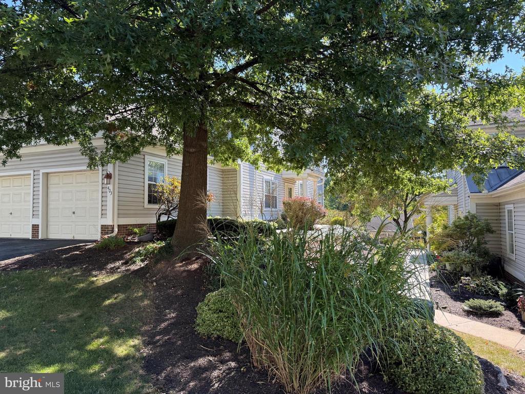 Foto del edificio - 403 Oak Hill Ln