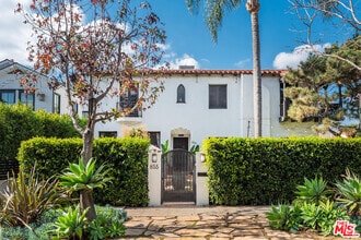 Building Photo - 855 N La Jolla Ave