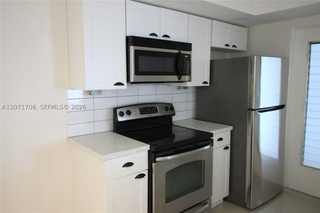 Building Photo - 2166 NE 56th St