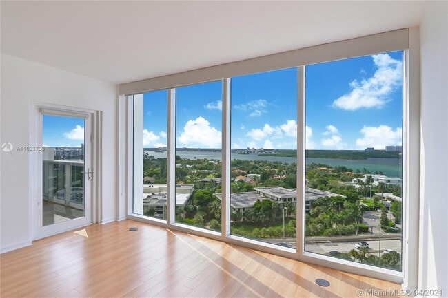 Building Photo - 10275 Collins Ave