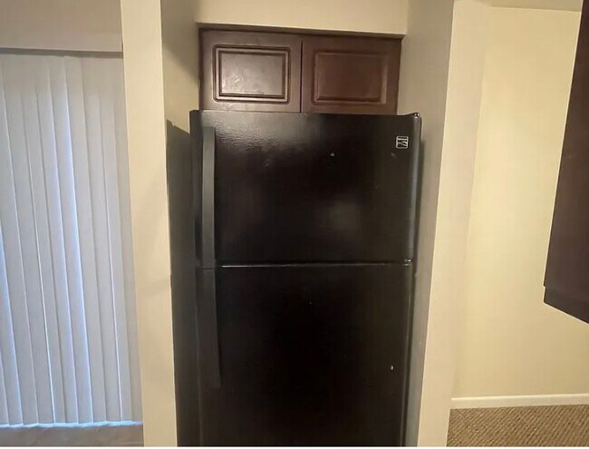 Kitchen - 14813 Homan Ave