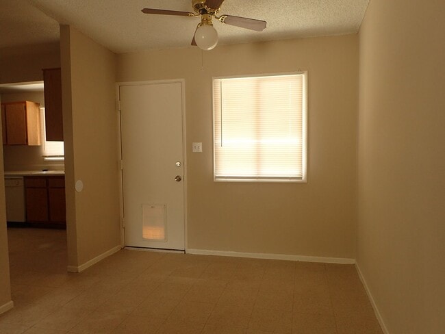 Foto del edificio - 3 bd 1 ba