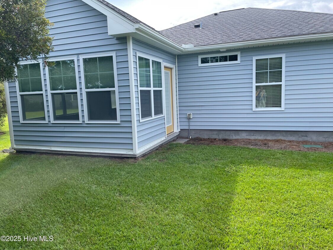 Building Photo - 4250 Cherry Laurel Ln SE