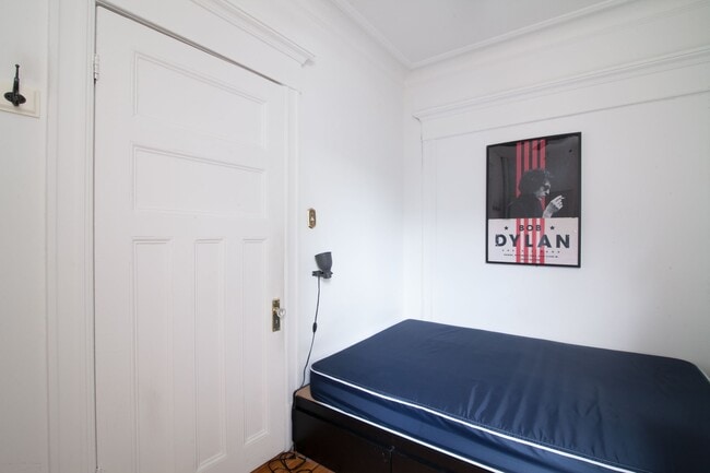 Building Photo - 1245 Rue St Marc