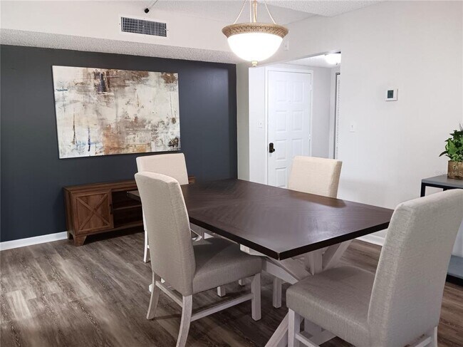 Building Photo - 2700 Bayshore Blvd