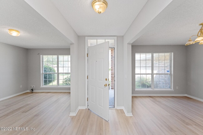 Building Photo - 5434 Bristol Bay Ln S