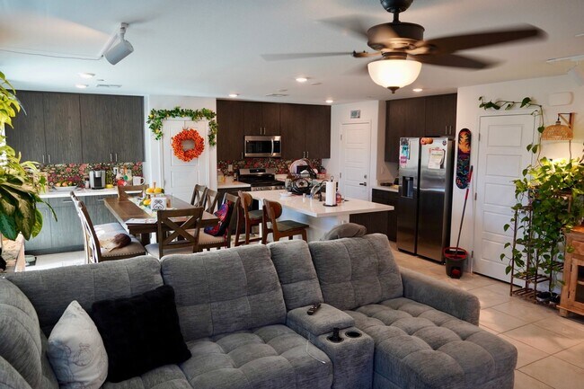 Foto del edificio - 131 Barringswell Ave