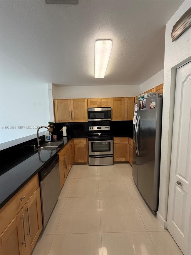 Foto del edificio - 956 SW 148th Pl