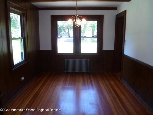 Building Photo - 834 Sycamore Ave