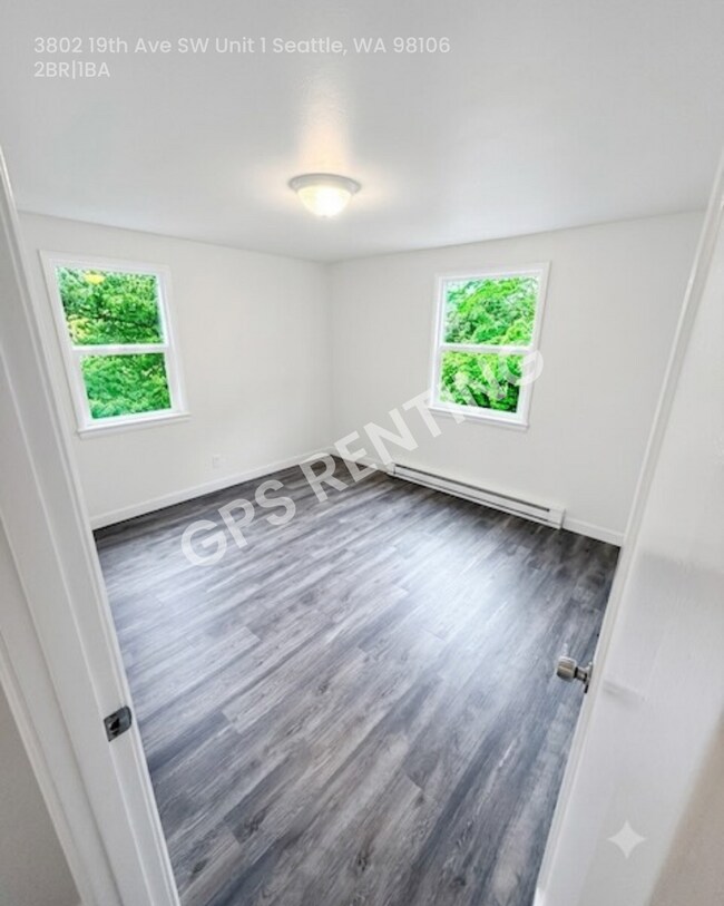 Foto del edificio - 3802 19th Ave SW