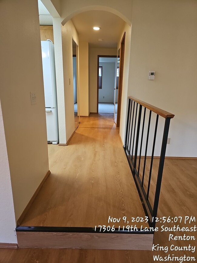 Building Photo - Renton condo for rent - 2 bedroom 1 bathro...