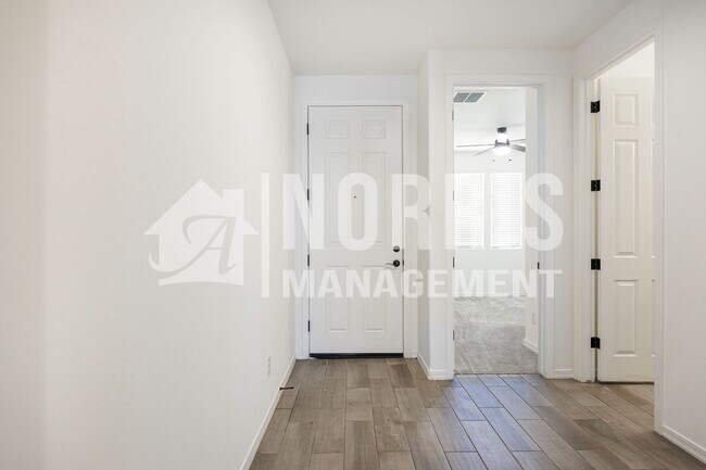 Building Photo - Beautiful Home in Villago