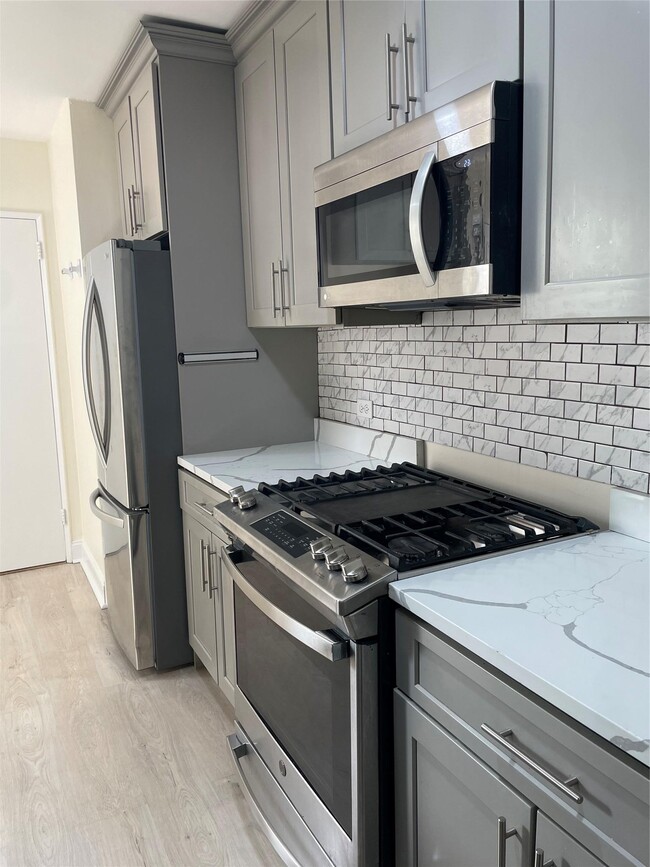 Foto del edificio - 6300 Riverdale Ave