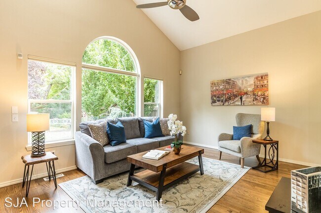Building Photo - 3 br, 2.5 bath House - 926 20th Ave