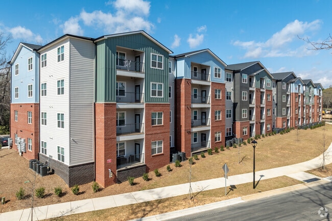 Building Photo - Middle Creek Lofts
