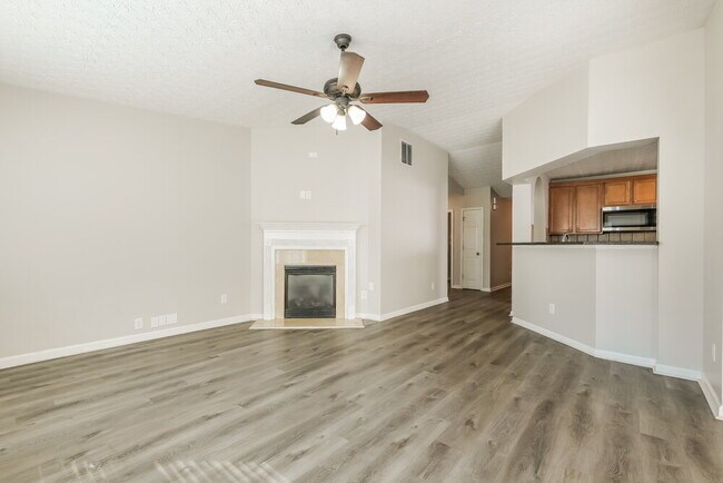 Foto del edificio - 238 Silver Arrow Cir