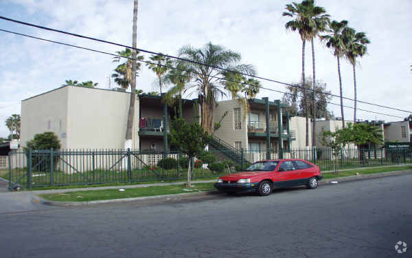 Foto del edificio - Palm Garden Apartments