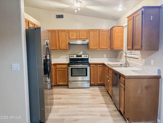 Building Photo - 9105 W Raven Dr