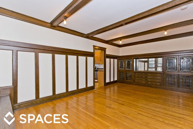 Building Photo - 2823 W Logan Blvd