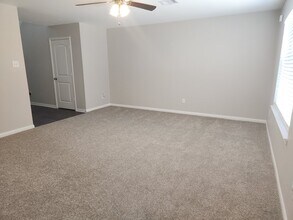 Building Photo - 2218 Regatta Ln