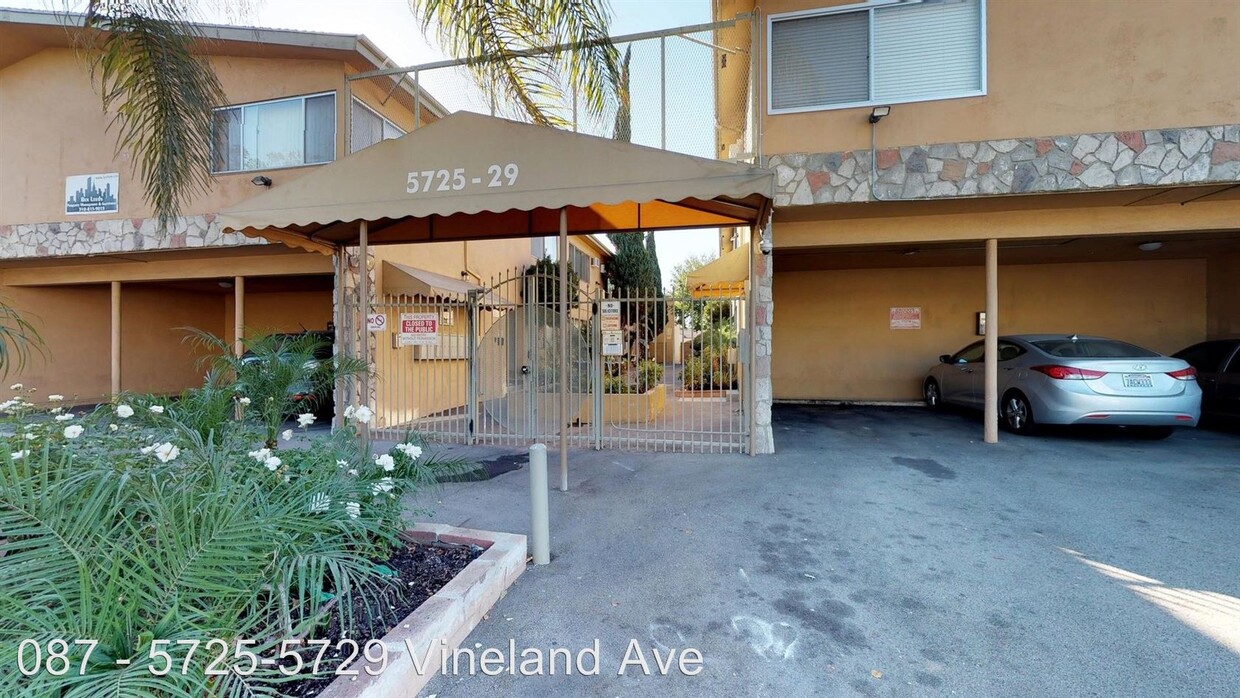 Foto principal - 5725-5729 Vineland Ave