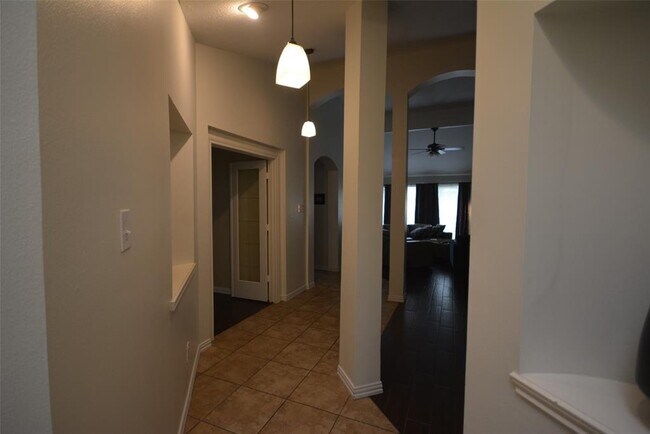 Foto del edificio - 1623 Buckwood Ct