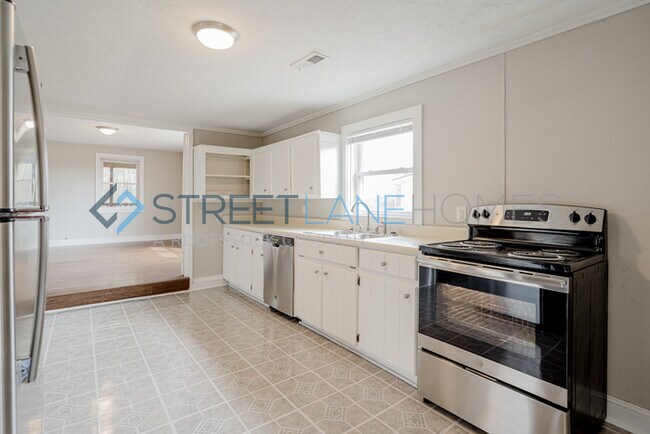 Foto del edificio - NOW OFFERING $250 OFF FIRST FULL MONTH IF ...