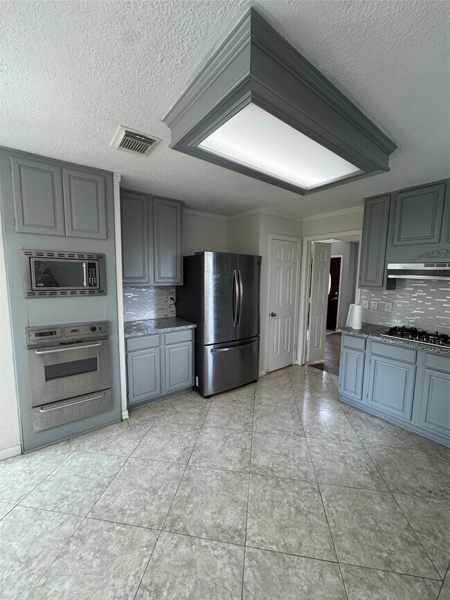 Foto del edificio - 24315 Tucker House Ln