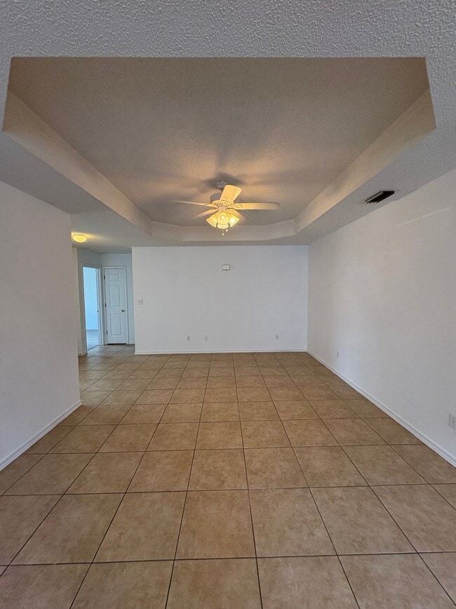Foto del edificio - 953 Southern Oaks Ct