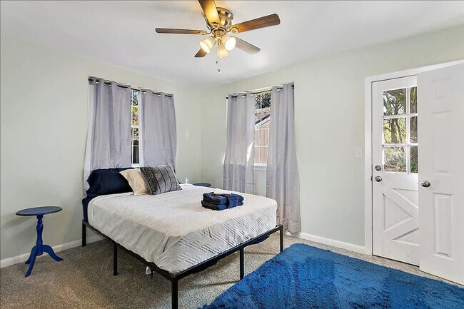 Foto del edificio - 8633 Emerald Isle Cir S