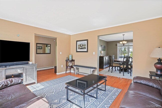 Building Photo - 102 Clinton St